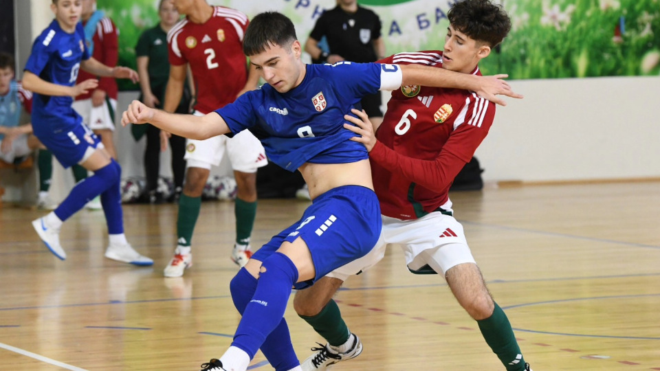 Szerbiában a fiatalok