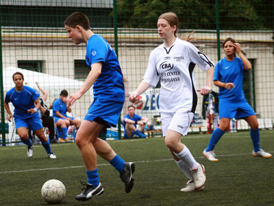 Esős futsal-derbi Kőbányán