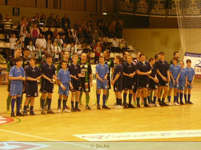 Futsal pályán a jánossomorjai utánpótlás