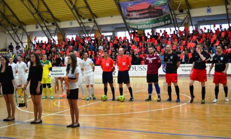 Fekete-pirosban vesztette el a döntőt az FK