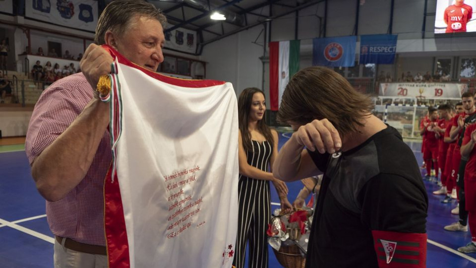 Befejezte pályafutását az alázatos vezér
