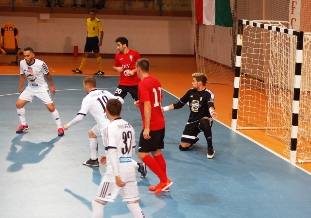 Továbbra is pontveszteség nélkül a Mezei-Vill