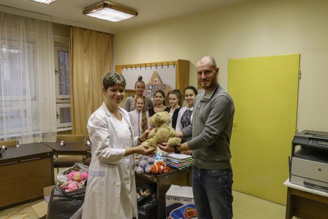 Adományokat osztott az Agenta Girls Szekszárdi FC!