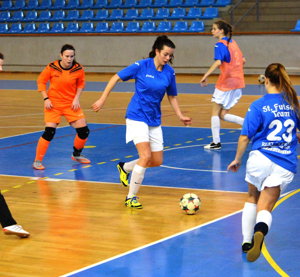 Reklám Press-Skorpió	–	Astra – Bulls 0-9