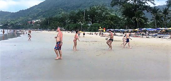 Ezt utánozzák a brazilok a Copacabanan !