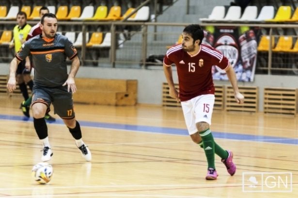 Gliga Krisztián (a labdával) 3 gólt lőtt imperial wet magyar liga valogatott gn 021_b