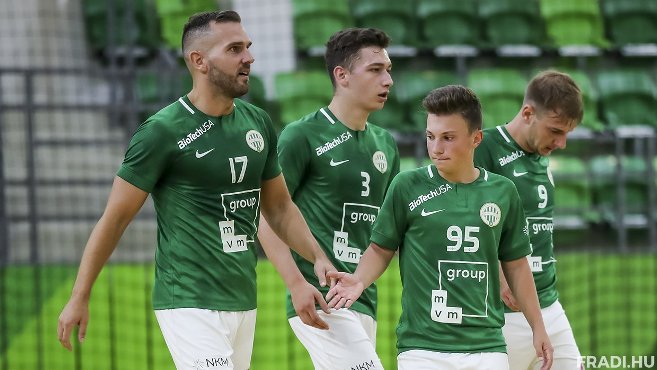 Hármat vágott a friss házas