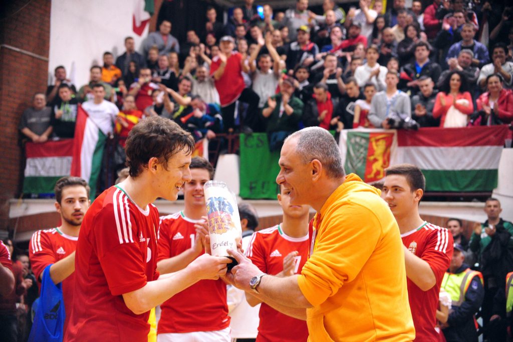 Magyarország – Románia 8-4
