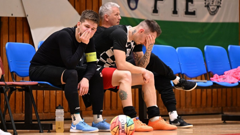 Állva halt meg a Pécs
