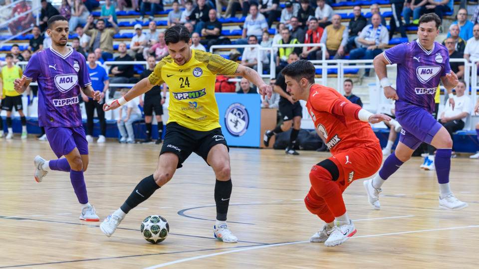 Veszprémi győzelmével döntőben az Újpest!