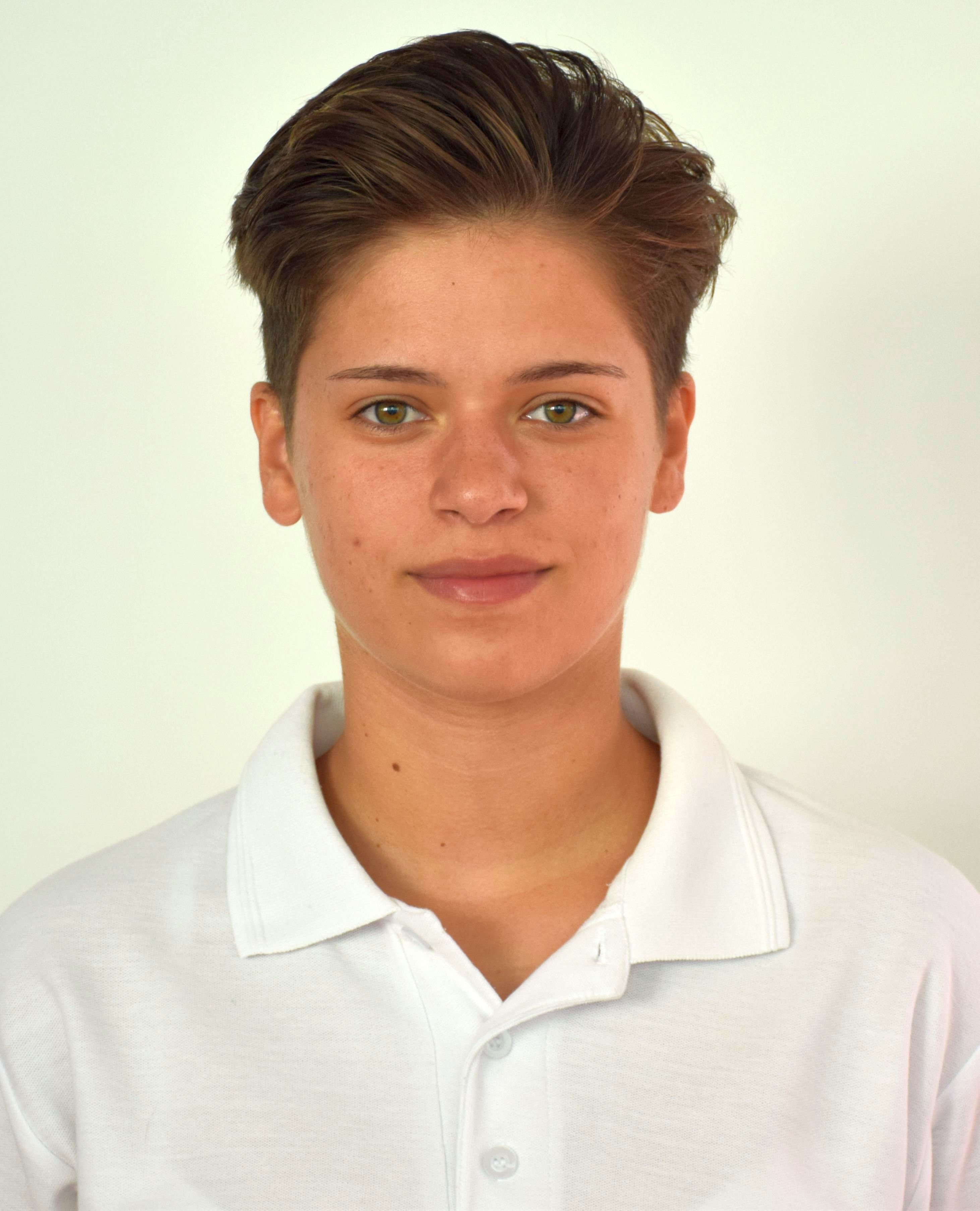MOLNÁR KIRA