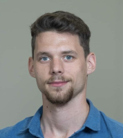 MÁNDOKY OLIVÉR