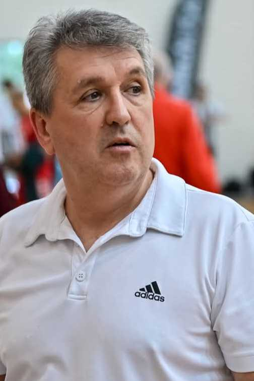 KÉNOSZT FERENC