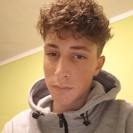 SKRAVANEK  LÁZÁR TAMÁS