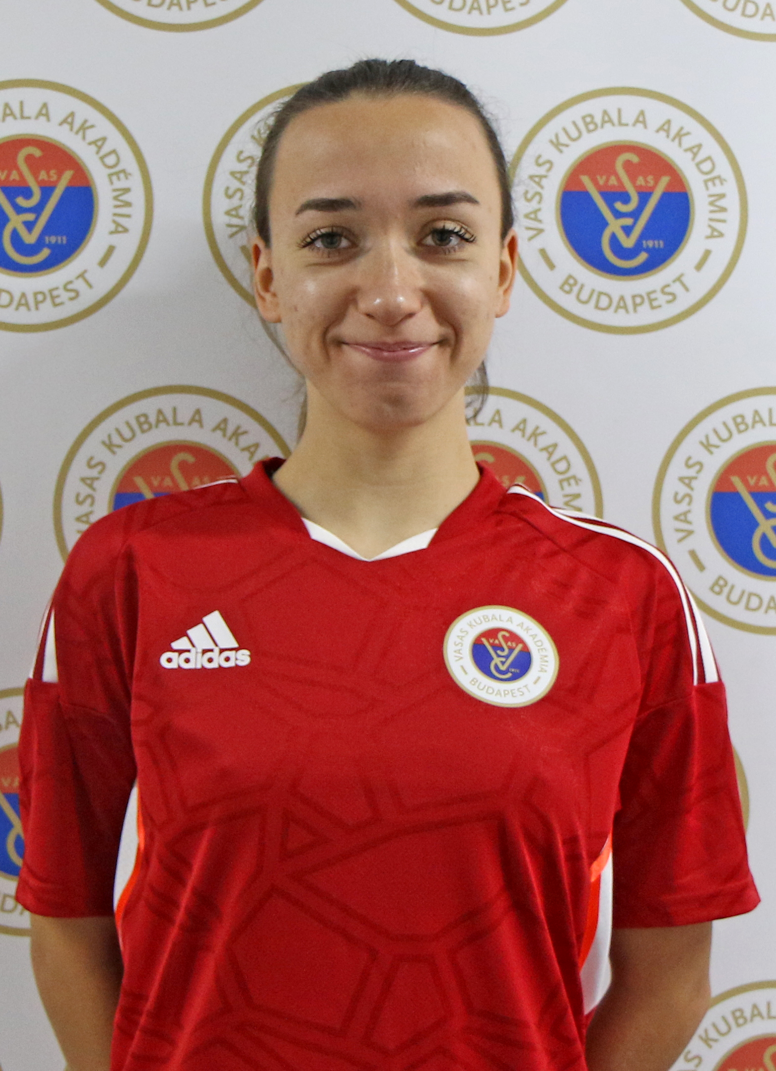 GÁBOR  BARBARA